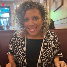 Lynne Higgins's Instagram, Twitter & Facebook