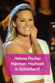 Der nachfolgekampf wird auch über den künftigen kurs der partei von angela merkel entscheiden. Helene Fischer Und Thomas Seitel Hochzeits Sensation In Schottland In 2020 Promi News Michael Wendler Schottland