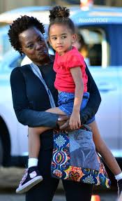 An Au Naturel Viola Davis Hits The Pumpkin Patch With Her Family Viola Davis Black Motherhood Daughter Love