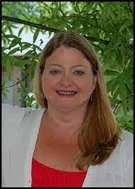 Liza Griffin's Instagram, Twitter & Facebook