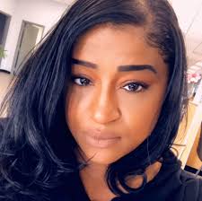 Ya nome e Sandra Ya Mai Cu Pai e di Brava ta vivi na New Bedford,  Massachusetts! So my name is Sandra my are parents are from Brava! I  visited Cabo Verde