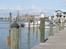We have a variety of boats : Nervous Nellies Boat Docks Outdoor Seating Area Picture Of Nervous Nellie S Ft Myers Beach Fort Myers Beach Tripadvisor