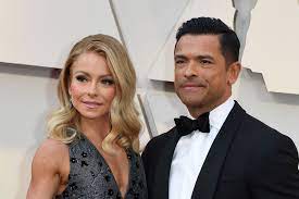 Kelly ripa looked sensational in a windswept beach photo posted on instagram as the live with kelly and ryan star marked a special family celebration. Kelly Ripa Dyslexia Can Be A Blessing As Son Makes College Choice