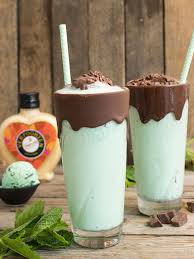 Minz Schoko Milchshake Mit Verpoorten Original Eierlikor Drinks Cocktails Und Longdrinks Mit Eierlikor Rezept Milchshake Longdrinks Schokolade Milchshake