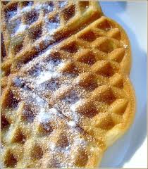Gaufres Coeurs Sauce Caramel Au Beurre Sale La Petite Patisserie D Iza Patisserie Gaufres Idee Recette