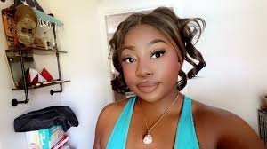 What colleges are good here to get a ADN? I want to be a registered nurse  so I can become an aesthetician that can do injections. ￼