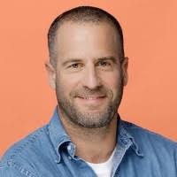 1200+ perfiles de «Sharer»