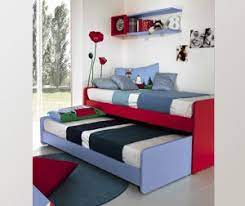 La più diffusa è la cameretta salvaspazio per bambini con letto a castello, molto utilizzata negli appartamenti di. Letto Castello Letti A Castello Economici Gardinistore