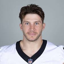 Saints agree to terms with tight end Foster Moreau