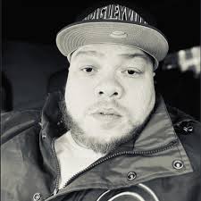 The crowd started chanting “F*ck Kendrick” during Drake's show in  Birmingham tonight Drake: “I can't say that I don't agree…”