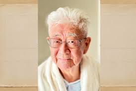 RFA 美国自由亚洲电台| 成长于香港的澳大利亚人权律师塔兰特(Mark Tarrant)发表文章，公开向他过去的同班同学、目前为#黎智英案法官的#