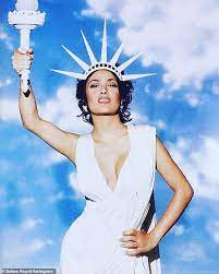 Salma Hayek Takes The Plunge As Lady Liberty In 2000 Snap As She Congratulates Biden And Harris Daily Mail Online