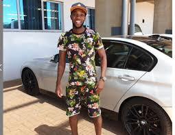 Itumeleng khune (image source)khune's lifestyle shows that he's been earning quite a lot from his clubs and other brand endorsement deals. Top 5 Cars At Orlando Pirates