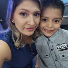 Leslie Tamez's Instagram, Twitter & Facebook