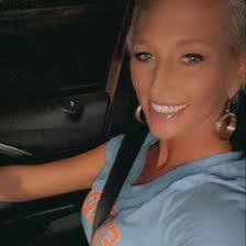 Candace Newell's Instagram, Twitter & Facebook