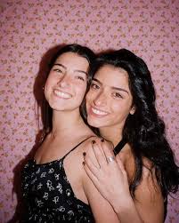 316 2 Mil Me Gusta 1 334 Comentarios Hype House Thehypehousela En Instagram Missing Our Girls In 2020 Perfect Sisters Charlie Video Dixie