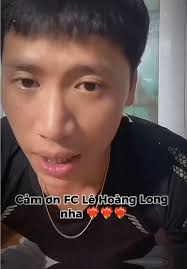 Hoàng Long Vai Sen Có Phải Ca Sĩ Không