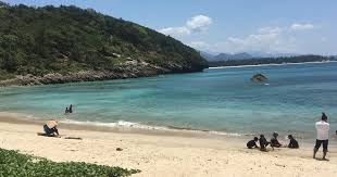 Pantai lampuuk memiliki garis pantai sepanjang sejauh 5 kilometer dimana garis pantai ini membentuk sebuah teluk kecil yang mebuat pantai ini terlihat unik dan cantik. Pantai Momong Lampuuk Pantai Lampuuk Aceh Besar Youtube Salah Satu Spot Wisata Baru Disini Adalah Alfa Momong Beach Alfa Momong Beach Menambah Daftar Rest Area Di Pantai Momong Dewinaputrimanurung