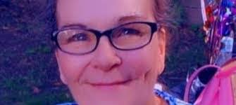 Elizabeth Aiello's Instagram, Twitter & Facebook