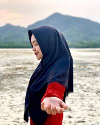 Ria ricis (@riaricis) on tiktok | 310.2m likes. Potret Memesona Ria Ricis Saat Plesiran Ke Pantai