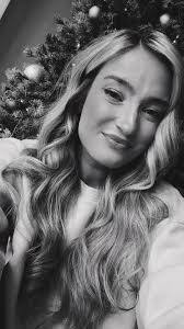 Faye Schaefer's Instagram, Twitter & Facebook