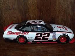 De nascar nationwide series is de op één na hoogste stockcar raceklasse van de verenigde staten. Nascar Dodge Challenger Diecast Online Shopping