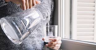 Situasi ini berputar, anda haus, minum dan kerap kencing, haus, minum banyak dan kencing pun banyak. Minum Air Kosong Berlebihan Tidak Elok Sebenarnya 4 Tanda Anda Minum Air Kosong Berlebihan