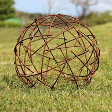 boule fil de fer deco jardin en metal diam 50cm deco jardin jardins metal rouille