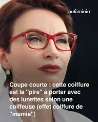 Une coiffure qui vieillit et "mémérise" avec des lunettes ? À éviter !