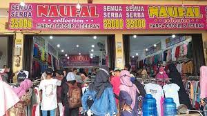 Setelah setengah jam menunggui tempat pembakaran sampah. Toko Naufal Collection Serba 35 Ribu Ini Ramai Diburu Warga Owner Sehari Dapatkan 190 Juta Bangka Pos