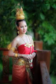 Thai Women And Thai Traditional Dress Thai Wedding Dress Traditional Dresses Thai Traditional Dress