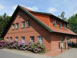 Vergelijk beoordelingen, foto's en prijzen holiday houses dankern. Die Emslandhauser Schloss Dankern