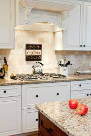 Stained wood cabinets compliment venetian gold's light earthy tones, creating a naturally inviting kitchen that is seamless from cabinets to countertop. New Venetian Gold Granite Countertops Traditional Kitchen Boston Houzz Au