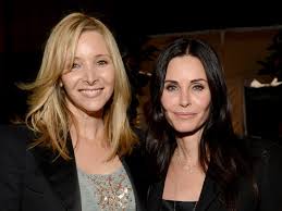 Courteney Cox and Lisa Kudrow Had a Rainy Day Friends Reunion | Glamour