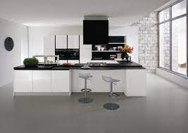 Du noir pour l'élégance, du blanc pour la simplicité. Cuisine Design Blanche Gicinque Cuisine Moderne Blanche Cuisine Moderne Decoration Cuisine Moderne
