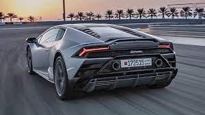 Still, the passenger compartment is roomy enough. Lamborghini Huracan Evo 2019 Test Bilder Preis Ps Motor Autobild De
