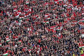 Ezután pedig a magyar szurkolók kifütyülték a térdelő ír játékosokat a kontinenstorna előtti. Index Futball Europa Bajnoksag 2020 Homofob Megnyilvanulasok Miatt Eljarast Indithat Az Uefa Az Mlsz Ellen