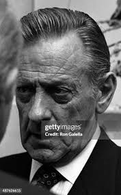 187 photos et images haute résolution de William Coe