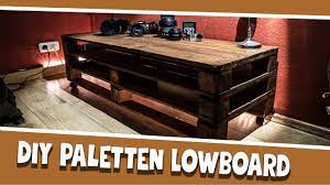 Wir zeigen euch wie ihr günstig und schnell eine werkbank aus holzpaletten bauen könnt. Diy Paletten Lowboard Youtube