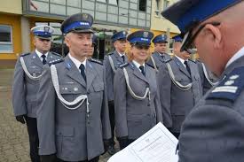 Na kilkadziesiąt minut plac przed oświęcimskim centrum kultury zamienił się w najbardziej. Swieto Policji