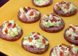 Summer Sausage With Blt Topping Summer Sausage Appetizer Recipes Snacks
