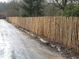 Kastanienholz 105 Cm H 5 M L Za 4 6 Cm Staketenzaun Rollzaun Englische Ausfuhrung Staketenzaun Kastanie Zaun Gartenzaun Ideen