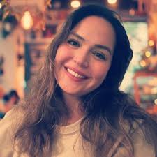 Deniz Bilgen Güneş (@denizedebiyati)