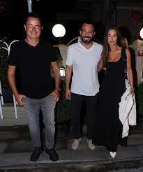 Sorusunun yanıtı ikilinin düğün hazırlıkları nedeniyle araştırılmaya başlandı. Bensu Soral Hakan Bas Ciftinden Bosanma Iddialarina Yanit Temiz Magazin