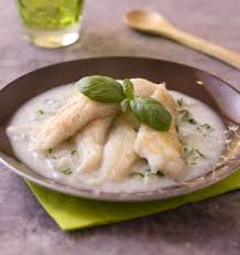 Filets De Merlan Au Lait De Coco Basilic Et Gingembre Frais Recettes De Cuisine Odelices Recettes De Cuisine Filets De Merlan Merlan Recette