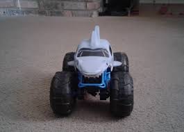 From paramount pictures, the studio that gave us the transformers movies comes yet another clunker! Monster Jam Official Megalodon Storm All Terrain Remote Control Monster Truck Reviews In Remote Control Toys Familyrated Page 3