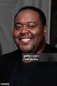 33 Photos & High Res Pictures