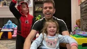 For advertising info, email bookings@perezhilton.com hoo.be/perezhilton. Perez Hilton Watching Myself On Victorious With My Kids Perez Hilton Facebook