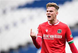 (born 07 mar, 1994) forward for hannover 96. Hannover Torjager Ducksch Steht Nicht Zum Verkauf