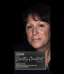 Stephanie Spradling's Instagram, Twitter & Facebook